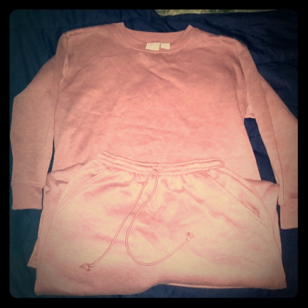 Southern Expressions Sweater & Sweat Pants